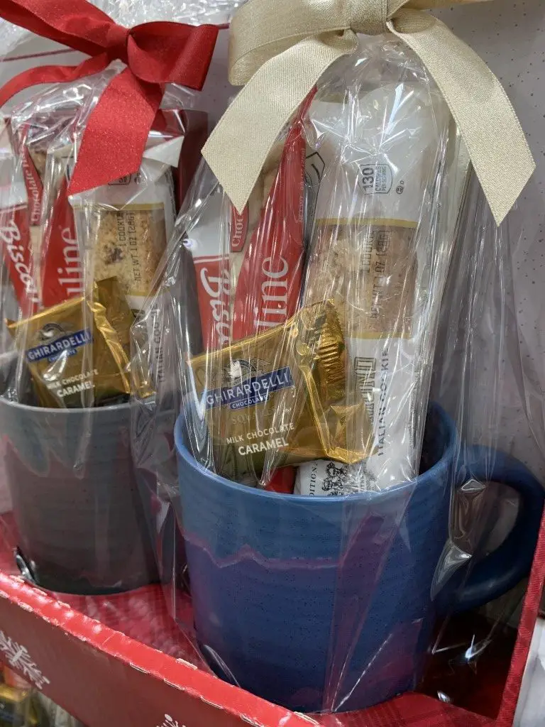 Costco Coffee Mugs, 4 Piece Break Apart Holiday Gift Set